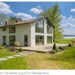 Neubau-Möglichkeit: Modernes Einfamilienhaus mit großer Glasfront und Blick auf den See in traumhafter Natur