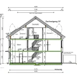 Technischer Bauplan-Schnitt eines Hauses mit Raumaufteilung und Bemaßungen